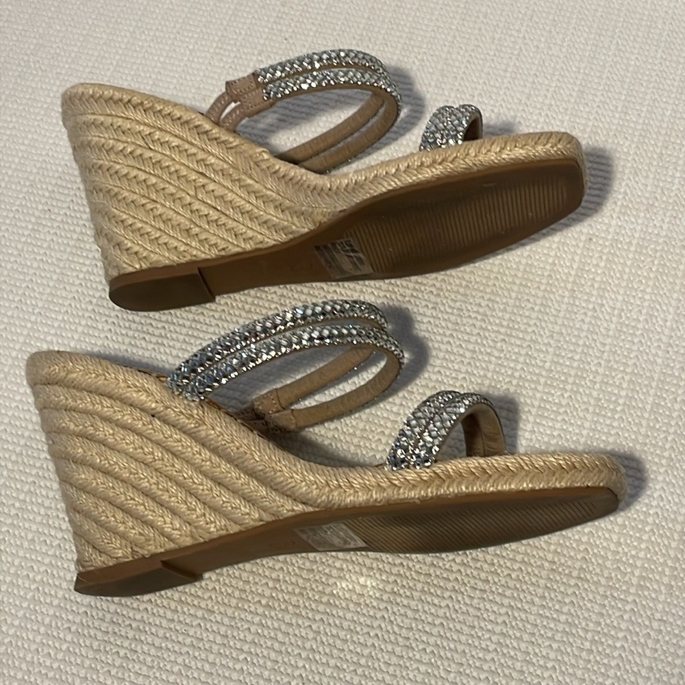Steve Madden, slip on, double strap, espadrille wedge sandals. Size 8.5 - Picture 5 of 9